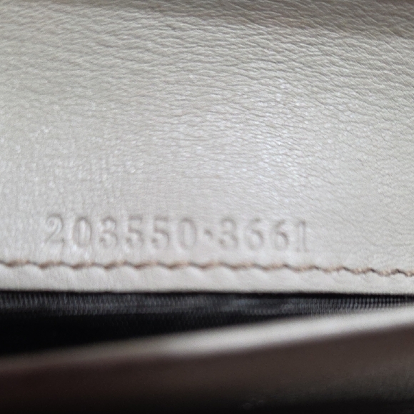 Gucci Beige Wallet with Gold Accent - Picture 12 of 12